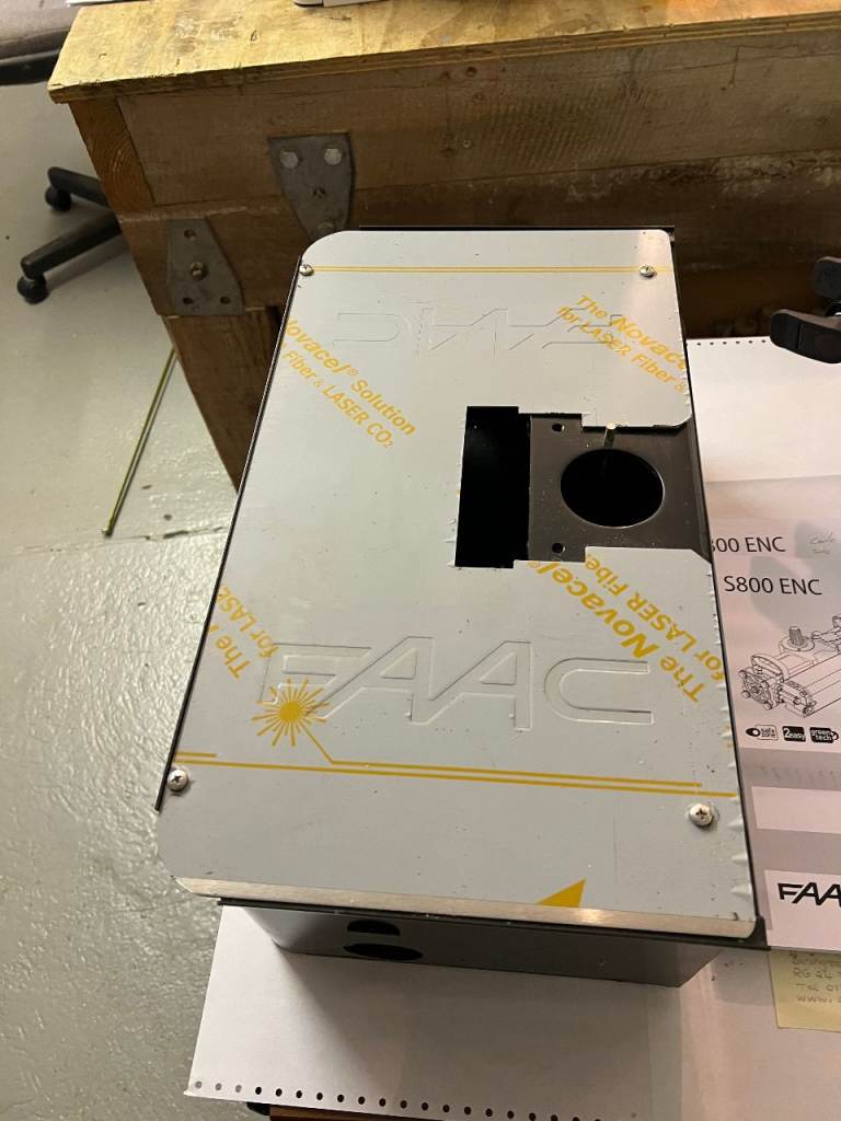 Electric / hydraulic gate or door entry system made by FAAC model S800 ENC