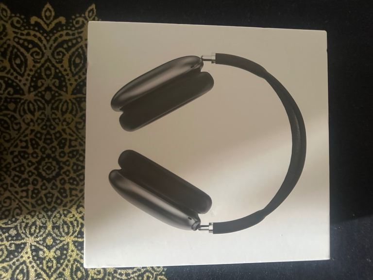 NEW Apple AirPods Max Headphones – Space Grey