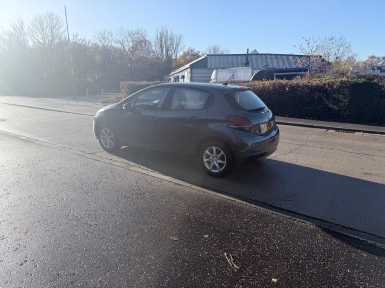 2015 Peugeot 208 1.0 PureTech Active 5dr HATCHBACK Petrol Manual