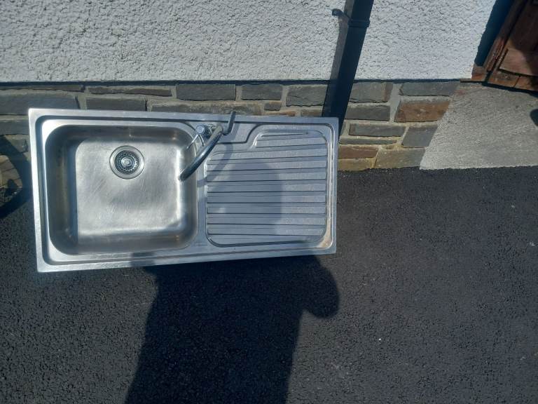 Stainless Steel Kitchen Sink with Single Bowl and Drainer