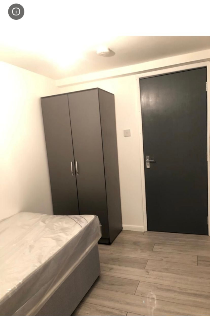 Spacious & Cosy double room for Rent SS14 1QA