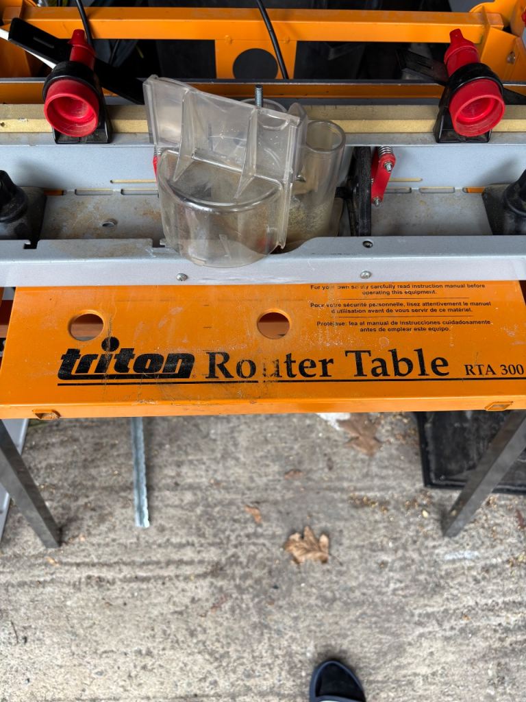 Triton RTA 300 Router Table and Router – Good Condition