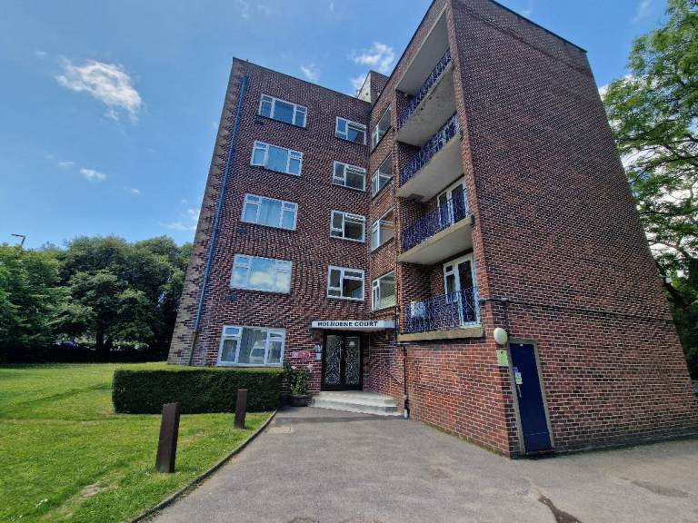 Spacious 2 bedroom flat to let located between Bournemouth and Westbourne