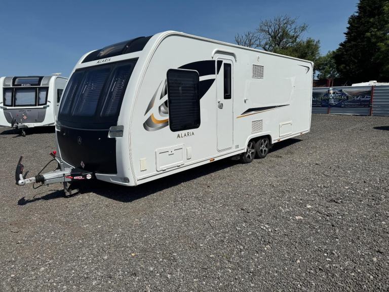 2018 LUNAR ALARIA TI 4 BERTH FIXED ISLAND BED 8FT WIDE MOTO MOVER 