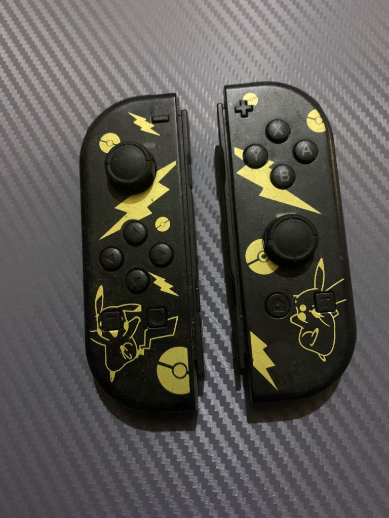 Nintendo Switch Joy-Cons – Pikachu Edition with RGB Lights