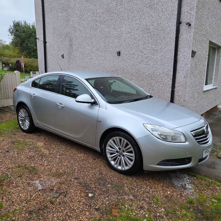 SILVER VAUXHALL INSIGNIA, Hatchback, 2013, Manual, 1956 (cc), 5 doors