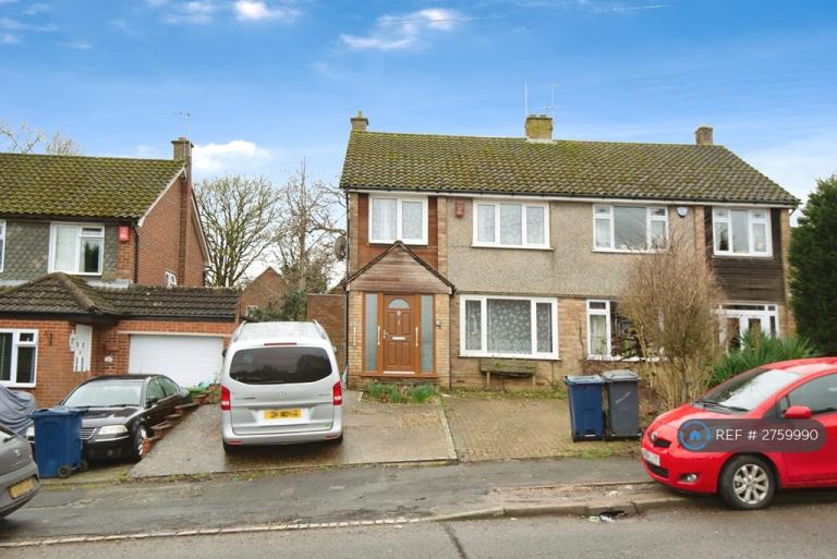 3 bedroom house in Hughenden Avenue, High Wycombe, HP13 (3 bed) (#2759990)