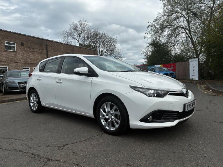 2015 Toyota Auris 1.2T Business Edition 5dr HATCHBACK Petrol Manual