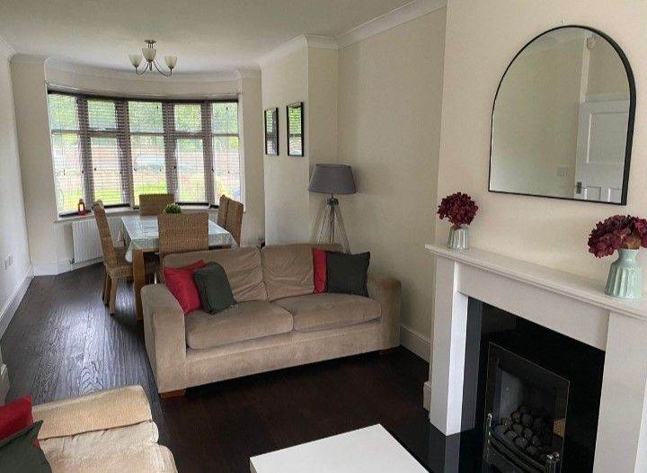 3 BEDROOM SEMI-DETACHED PROPERTY FOR RENT 