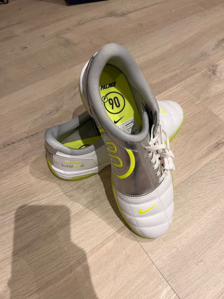 NIKE x PALACE astroturf / indoor football boots - BRAND NEW - UK 8