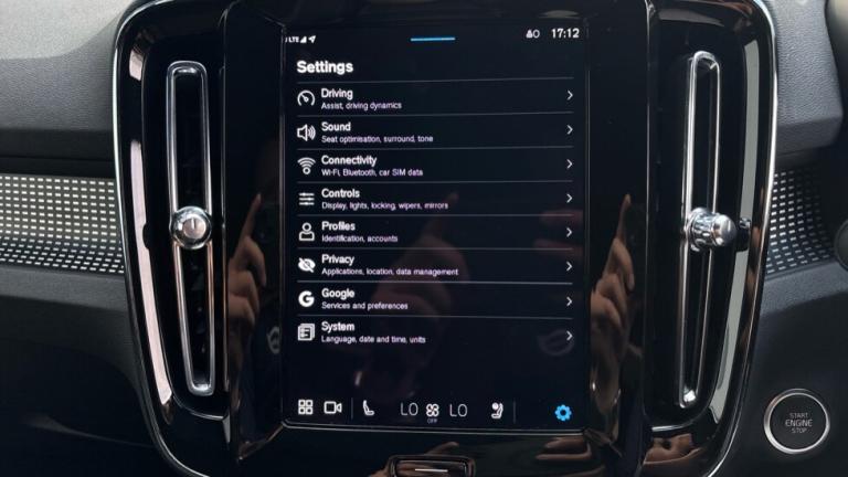 2025 Volvo XC40 Ultra, B4 Mild hybrid, Petrol, Dark Estate Petrol Automatic