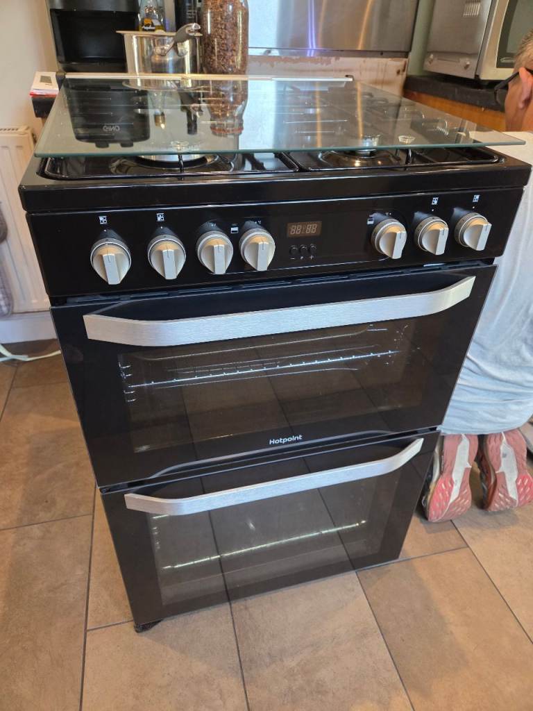 Hotpoint Double Oven Gas Cooker – Excellent Condition
