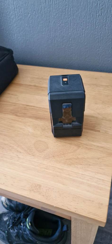 Magnusson Red Self-Levelling Cross-Line Laser Level - good as new