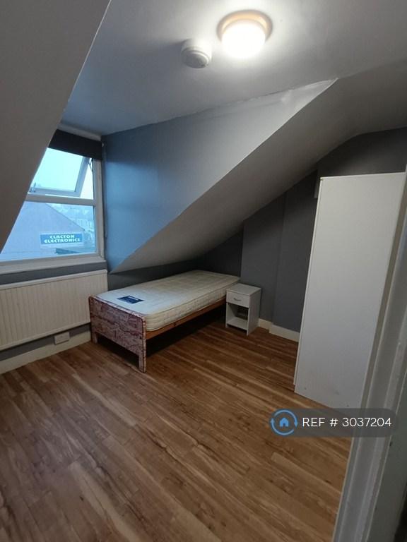 1 bedroom in Old Road, Clacton-On-Sea, CO15 (#3037204)