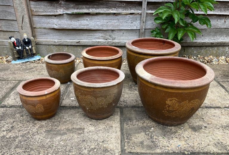 Set of 6 Terracotta-Style Garden Pots