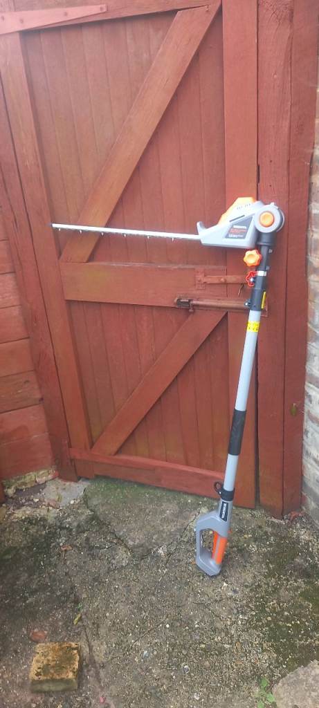 EXTENDED HANDLE HEDGE TRIMMER FOR SALE
