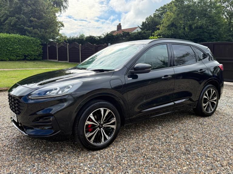 ONLY 2 YEARS OLD ! 2024 24 FORD KUGA 2.5 PETROL PLUG HYBRID - ST LINE X EDITION