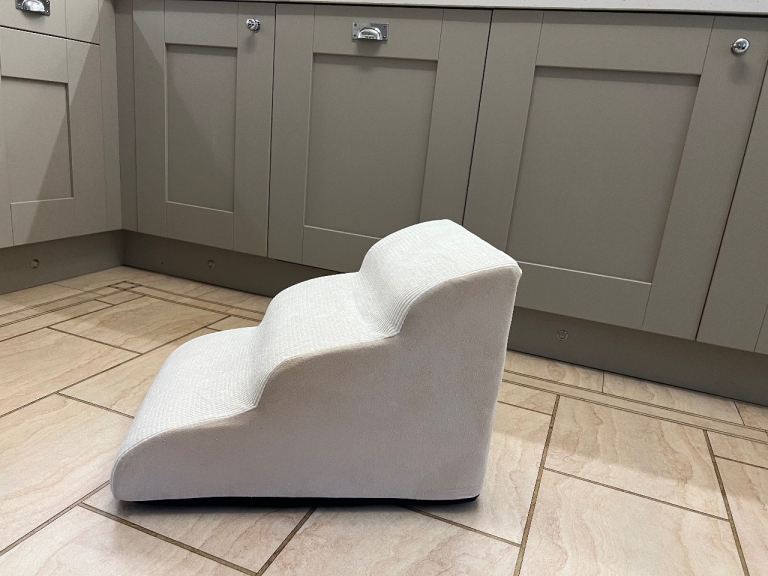 Beige pet steps 57 x 40 x 40 cm