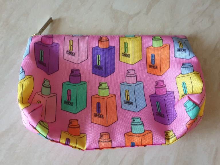 Clinique Pink Coloured Ladies Makeup Bag (NEW)