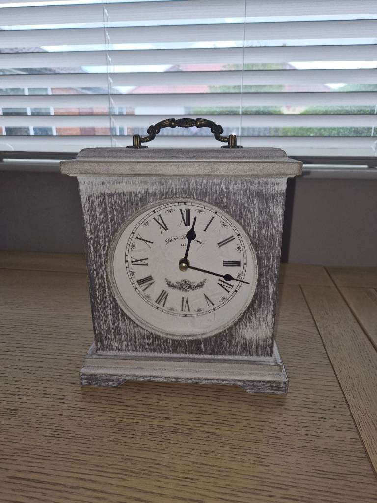 ​Vintage-style Mantel Clock