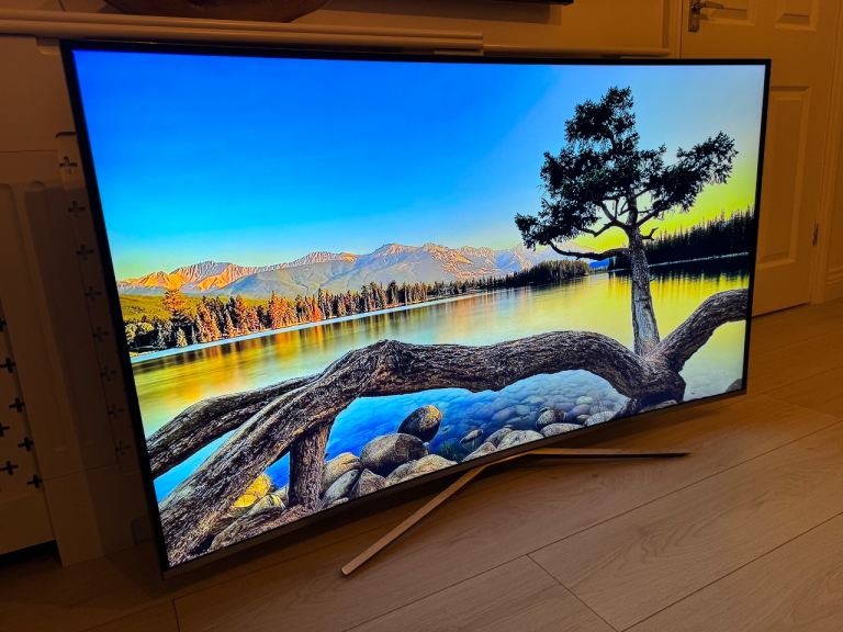 Samsung 55inch 4k curved, delivery available 