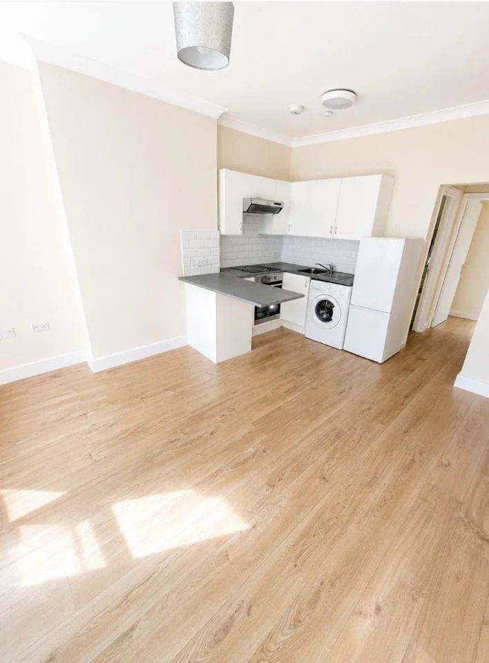 3 BEDROOM FLAT CHURCH ROAD HARLESDEN NW10 
