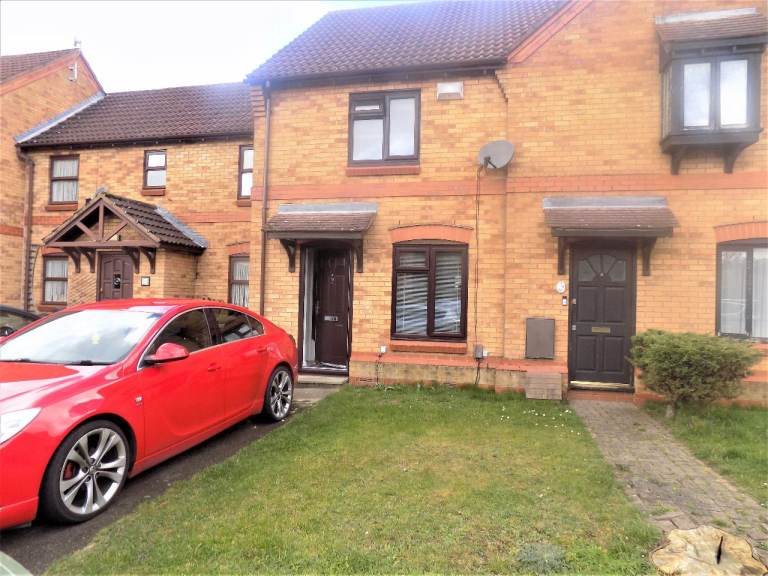 **Bushmead**Ideal For Families**Parking**Close To Shops**Excellent Transport Links**