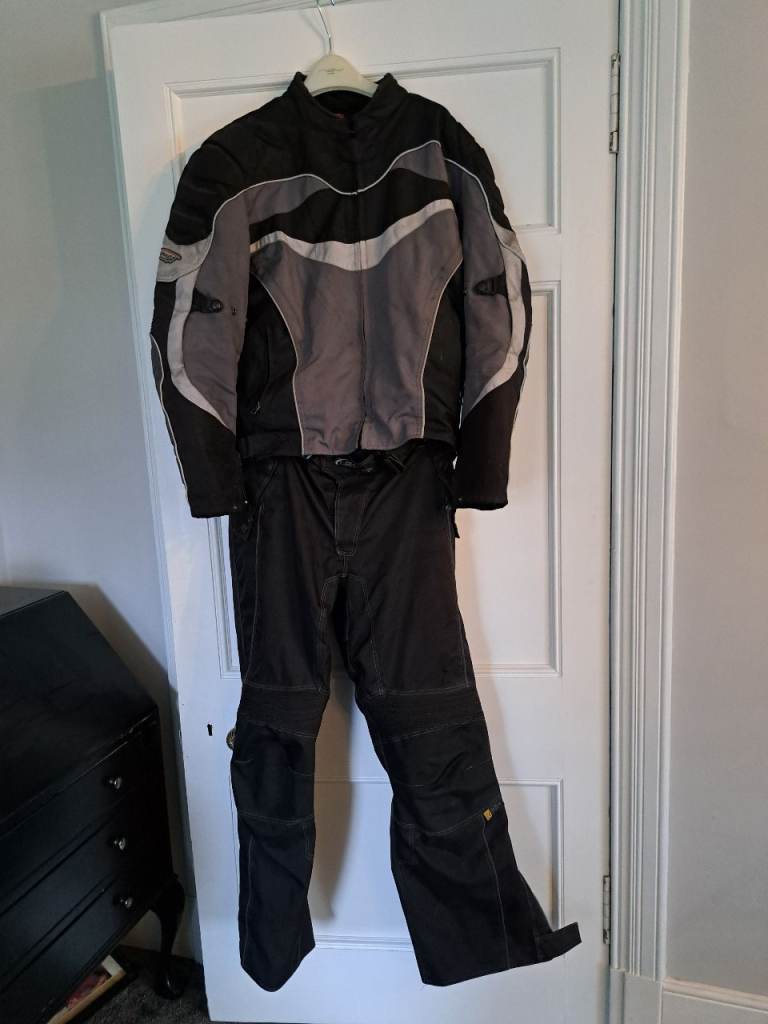 Spada 2 piece textiles 