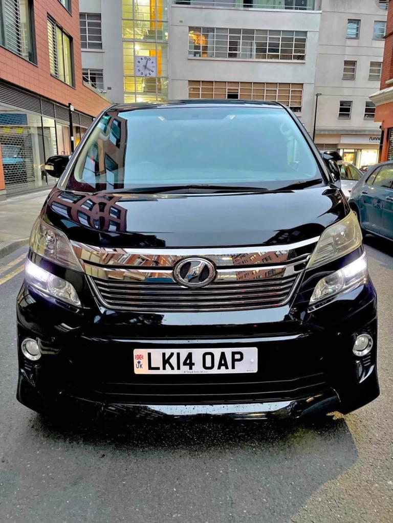 Toyota Vellfire (2014) 2.4 Auto 7 Seater | golden eyes 2 | 75k Miles