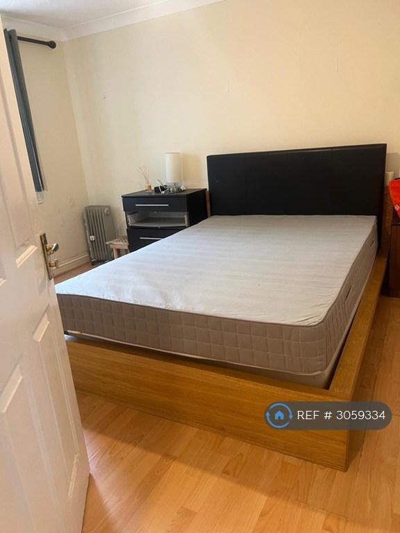 1 bedroom in Kendrick Court, London, SE15 (#3059334)