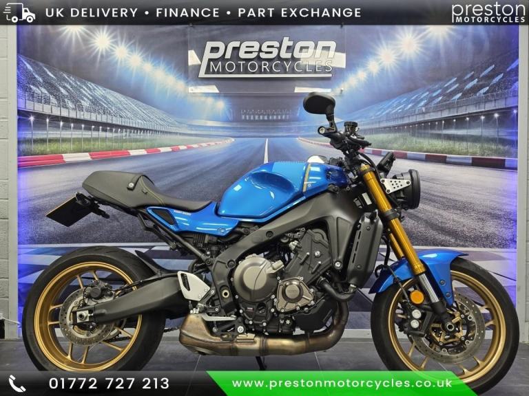 YAMAHA XSR 900