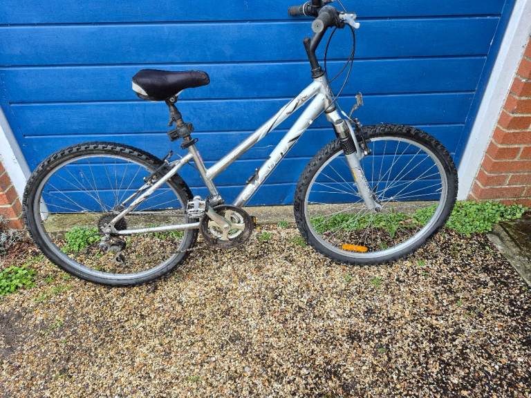 Ladies Giant Mountain bike