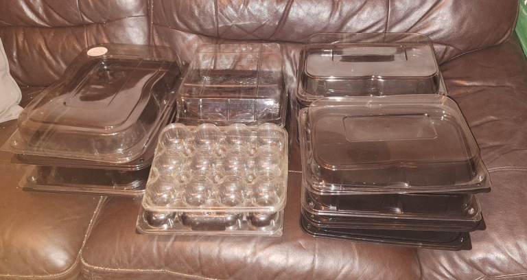 12 Catering Trays with Lids