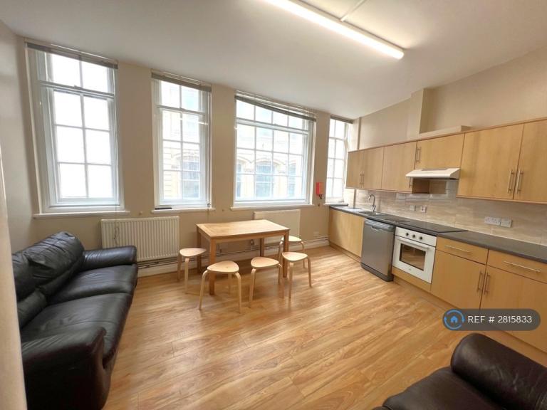 5 bedroom flat in St Nicholas Street, Bristol, BS1 (5 bed) (#2815833)
