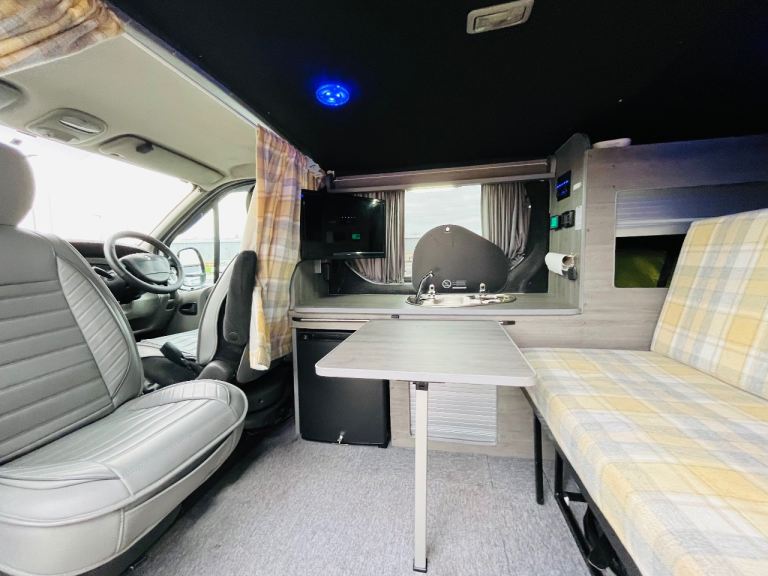 Renault, TRAFIC, Campervan 2006, Manual, 1870 (cc)