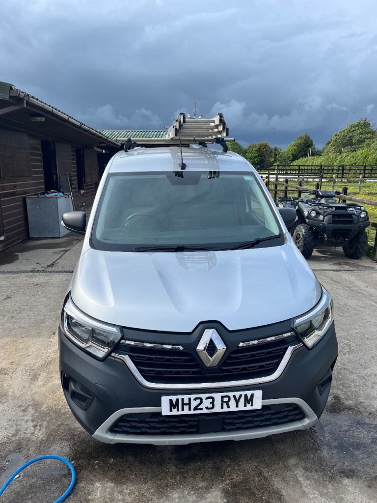 Renault kangoo 2023 6 speed diesel