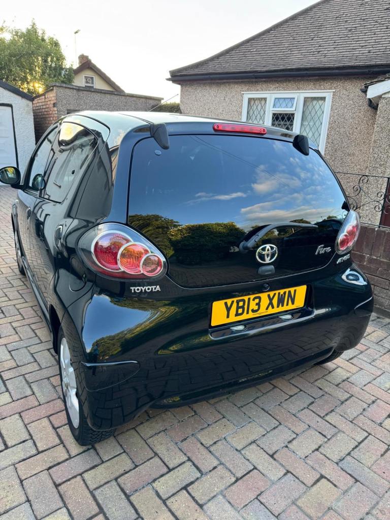 Toyota, AYGO, Hatchback, 2013, Manual, 998 (cc), 5 doors