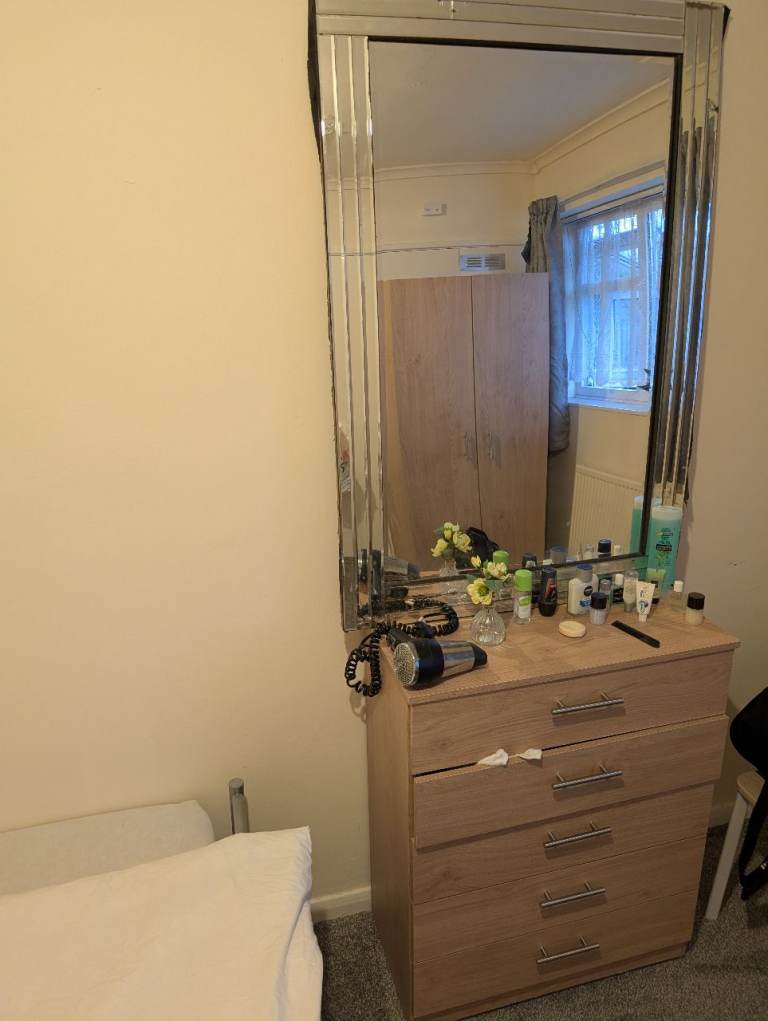 Room available short terms 