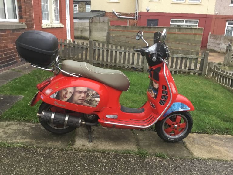Vespa gts 250cc scooter, 06 reg, possible delivery.