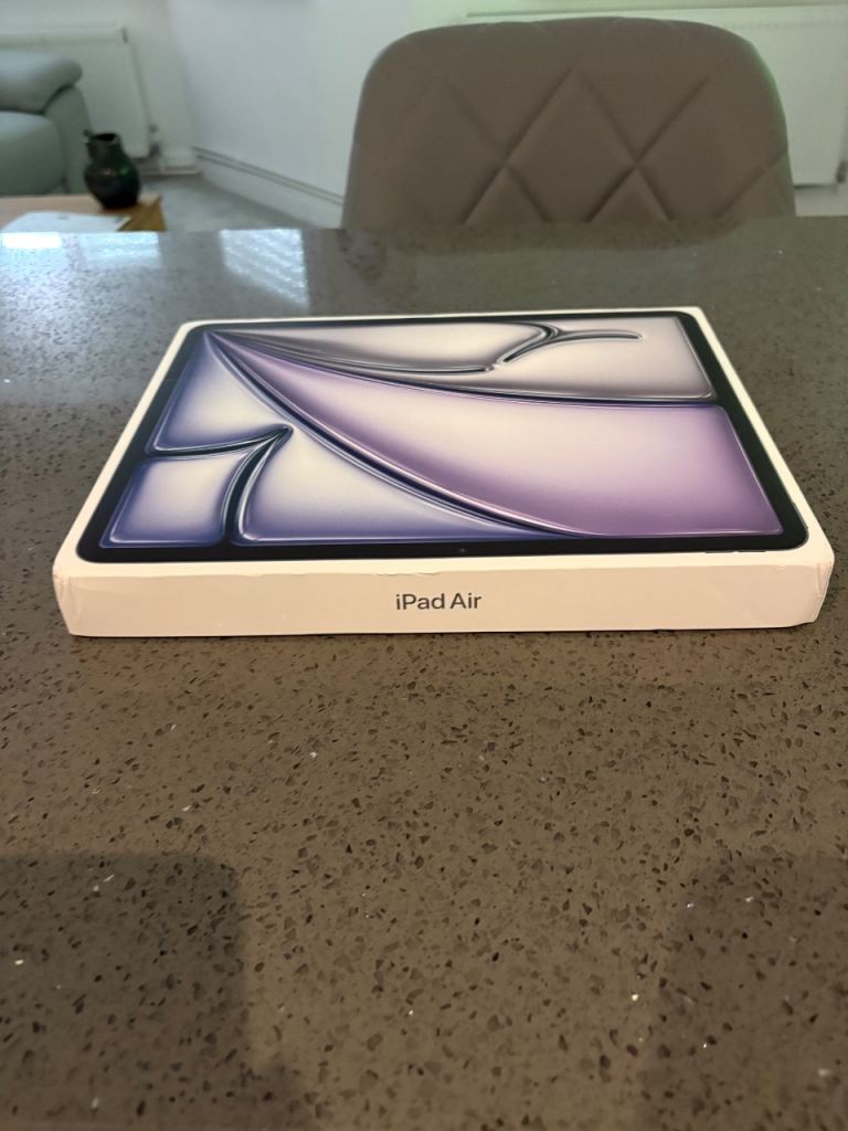 Apple iPad Air (2026) M4 13 inch 512gb – Brand New-( Box still sealed) Grey