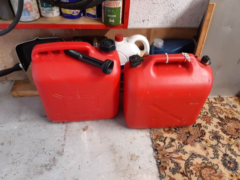 10 litre petrol cans