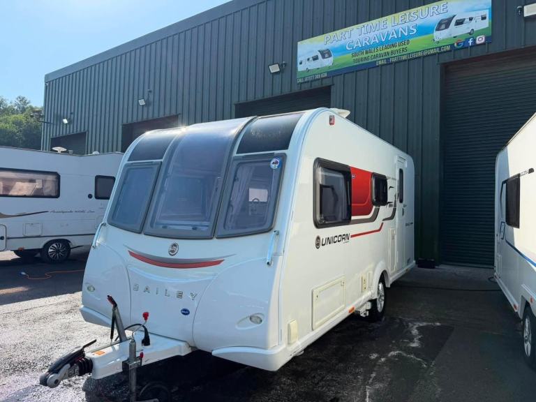 2017 BAILEY UNICRON SIVILLE - 2 BERTH CARAVAN 