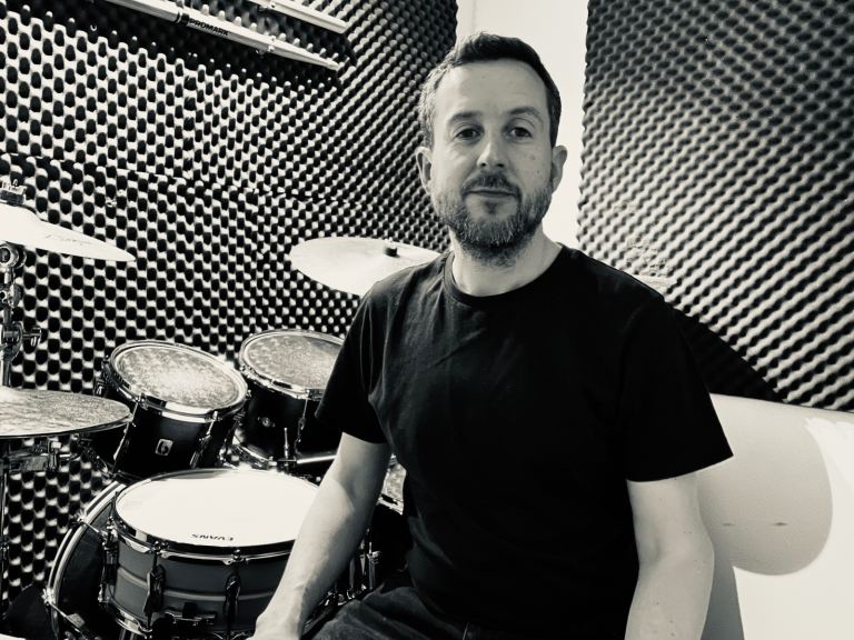 Musicians wanted for trio or quartet. Piano, guitar, bass