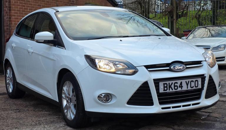 2014 Ford Focus 1.6 Titanium Navigator Powershift Euro 5 5dr HATCHBACK Petrol Automatic