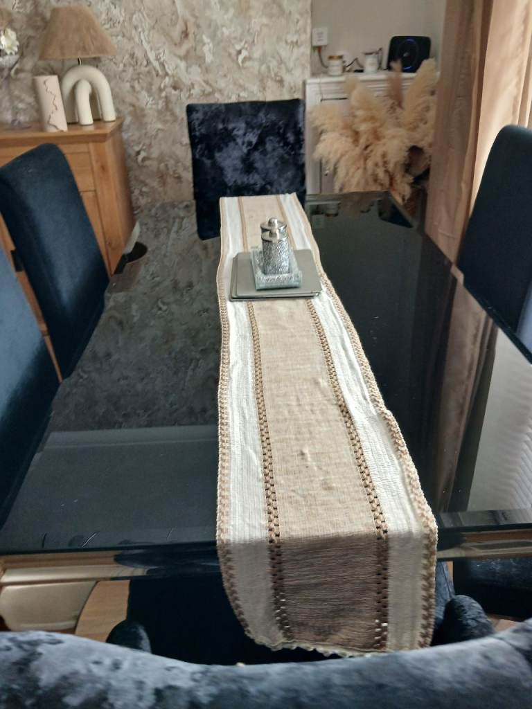 Modern Black Glass Dining Table with Chairs – Good Condition