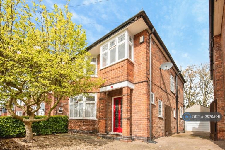 3 bedroom house in Valmont Road, Nottingham, NG5 (3 bed) (#2879506)