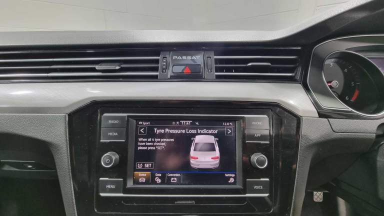 2019 Volkswagen Passat Saloon 4dr