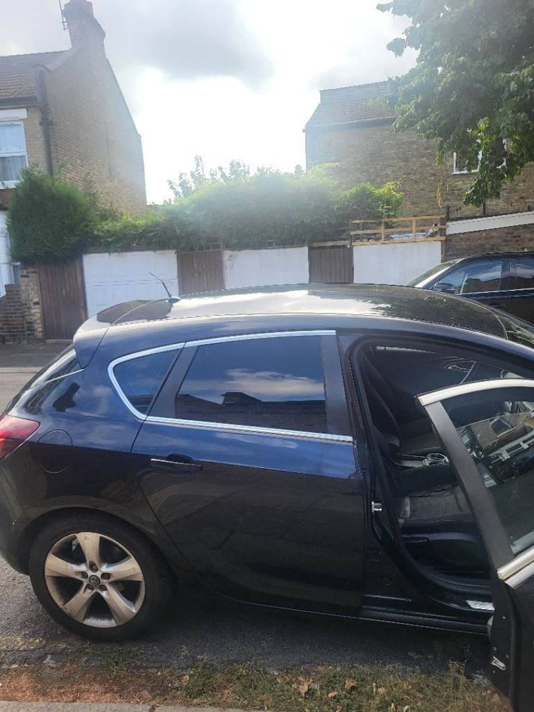 Vauxhall, ASTRA, Hatchback, 2011, (immaculate condition)