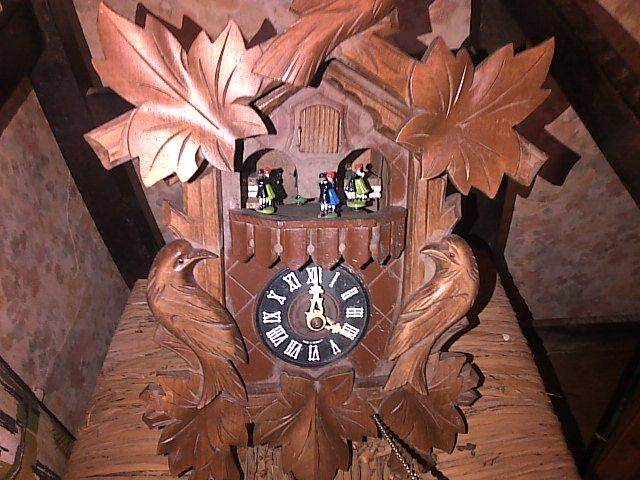 Rathaus Glockenspiel Cuckoo Clock 
