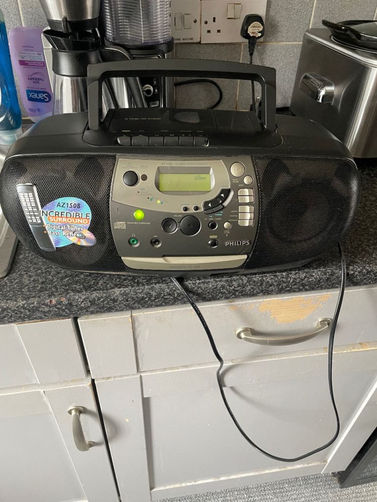 Philips AZ1108 CD Soundmachine with Radio and Cassette Player